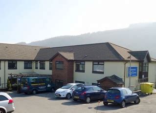 cwmaman care centre Cwmaman Care Centre, not far from Aberdare, provides a safe and comfortable environment in which older people with care needs can achieve a relaxing lifestyle, while having their well-being safeguarded by professionals